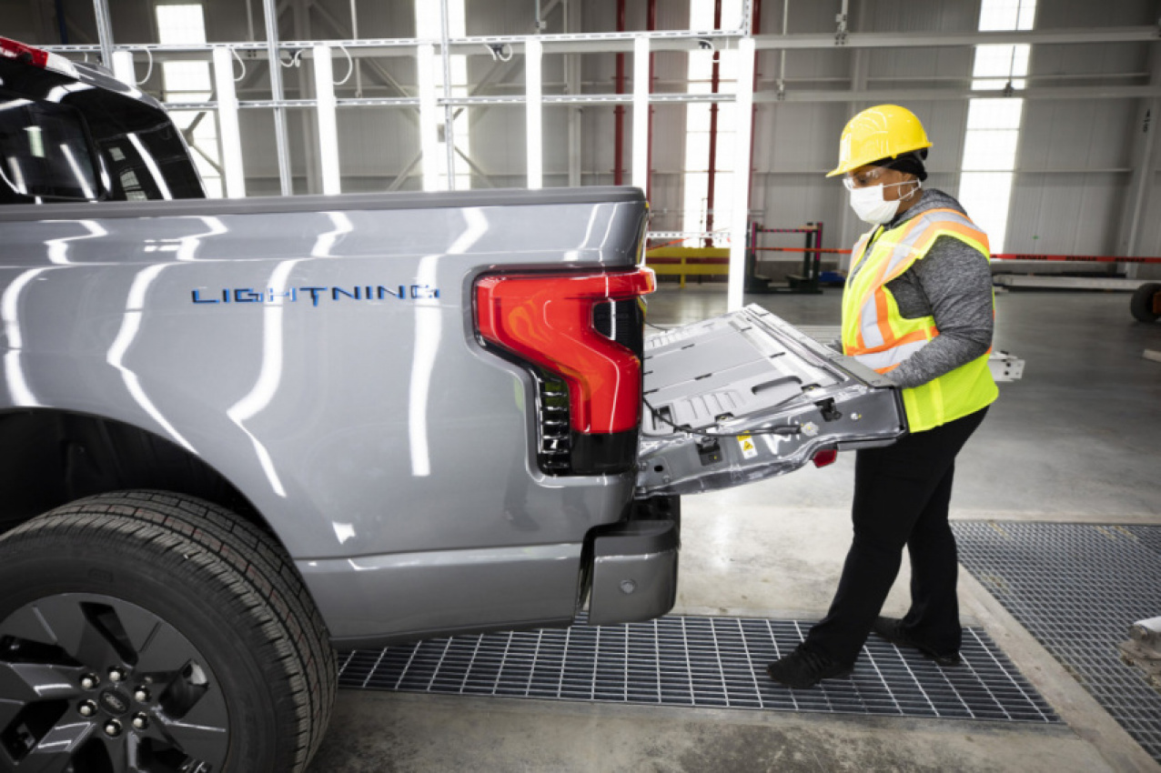 autos, cars, ford, electric cars, ford f-150, ford f-150 news, ford news, industry, pickup trucks, synd-nexstar, 2022 ford f-150 lightning electric pickup starts production april 26