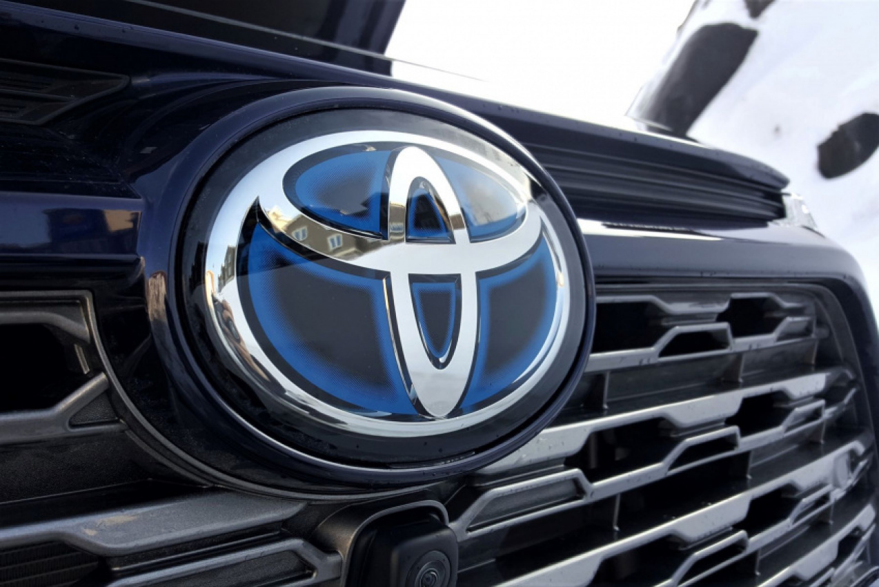 autos, cars, toyota, toyota to leverage 67-year-old crown with suv model, sources say