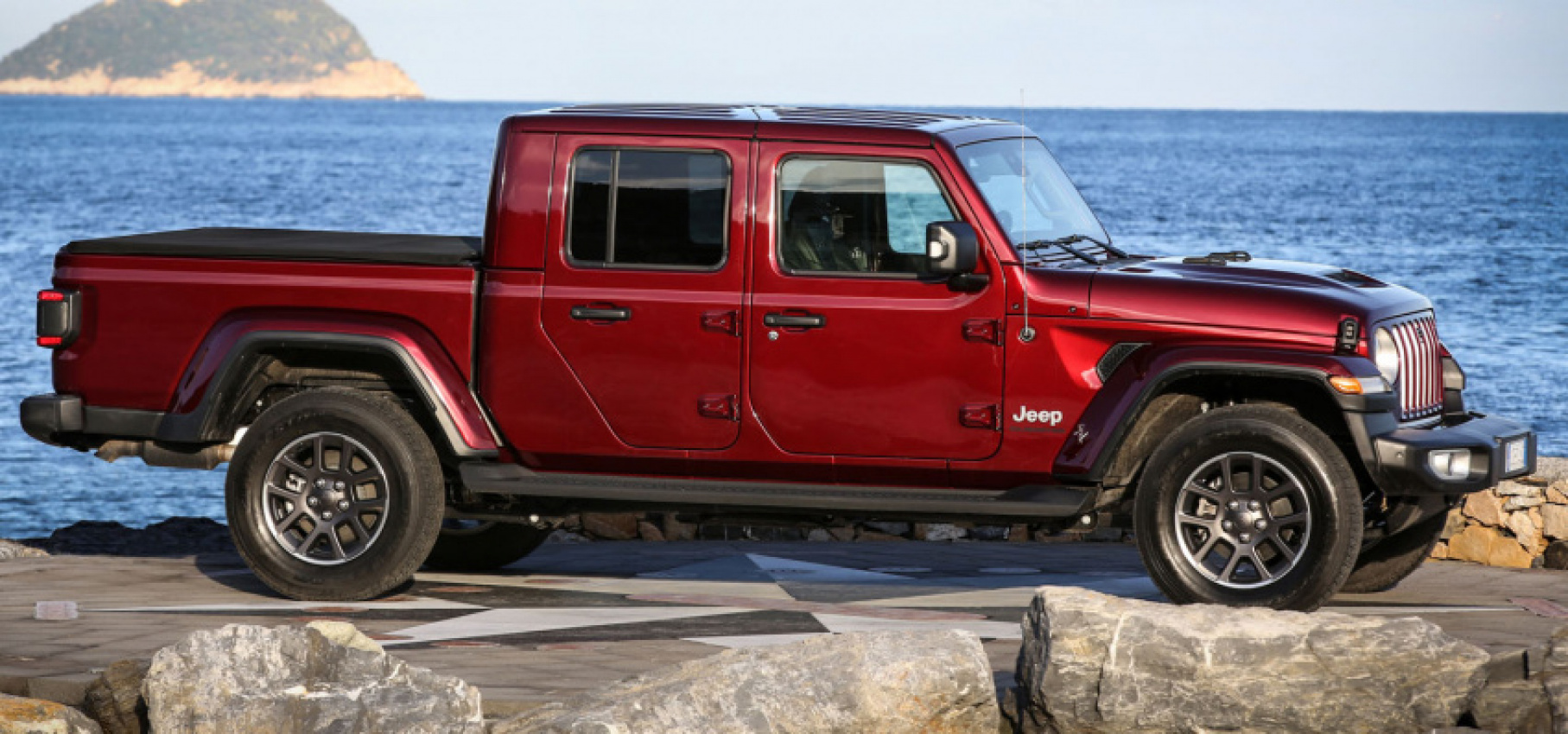 autos, cars, jeep, news, jeep gladiator, jeep gladiator double cab – south african launch imminent