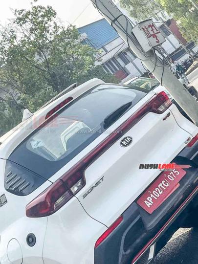autos, cars, kia, cng, indian, kia sonet, scoops & rumours, sonet, spy shots, kia sonet cng spied for the first time
