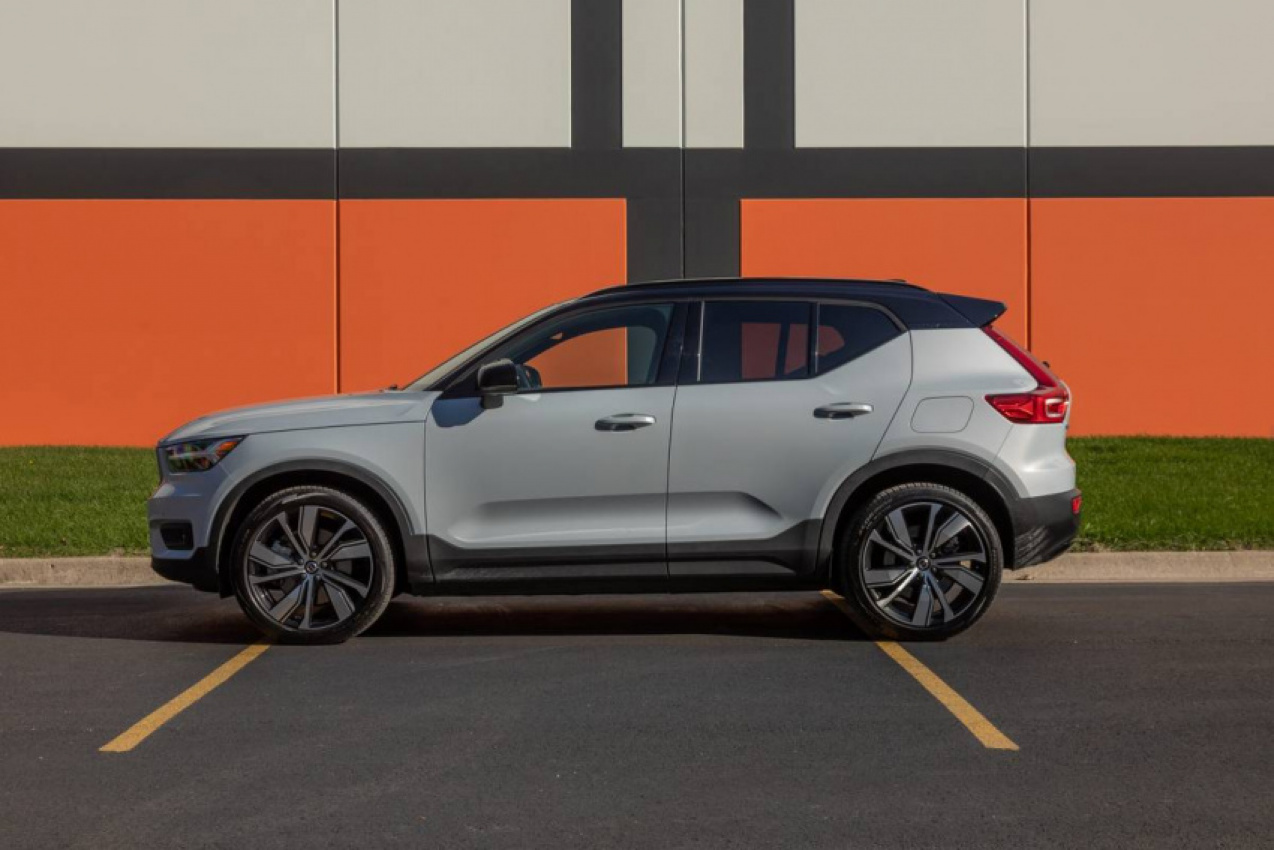 autos, cars, volvo, android, volvo xc40, android, is the 2022 volvo xc40 recharge twin a good suv? 7 pros and 3 cons