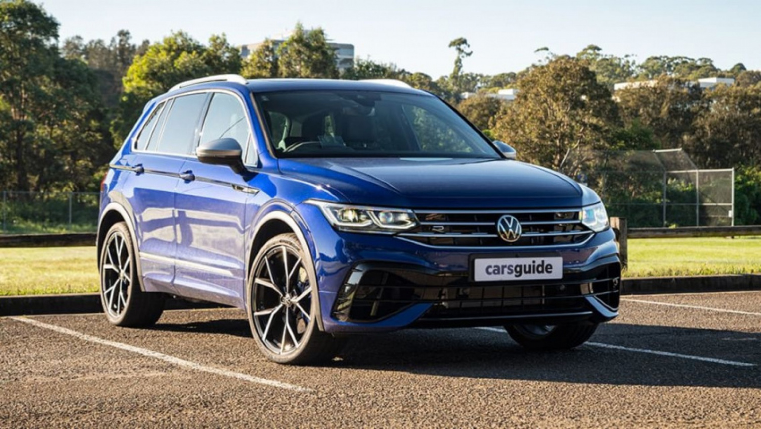 autos, cars, reviews, volkswagen, family cars, sports cars, volkswagen reviews, volkswagen suv range, volkswagen tiguan, volkswagen tiguan 2022, volkswagen tiguan reviews, android, volkswagen tiguan r 2022 review
