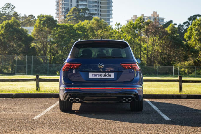 autos, cars, reviews, volkswagen, family cars, sports cars, volkswagen reviews, volkswagen suv range, volkswagen tiguan, volkswagen tiguan 2022, volkswagen tiguan reviews, android, volkswagen tiguan r 2022 review
