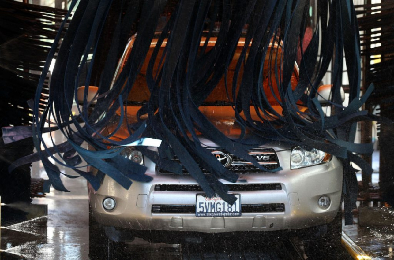 autos, cars, accidents, car wash, man trapped in san diego car wash killed in freak accident