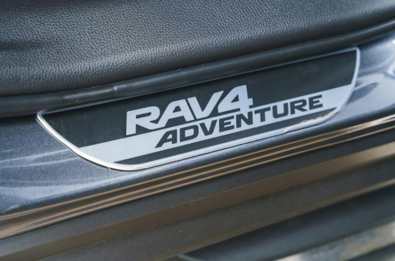 autos, cars, electric vehicle, toyota, toyota rav4, android, toyota rav4 adventure 2022 uk review