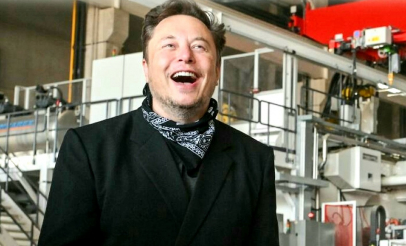 autos, cars, news, space, spacex, tesla, elon musk, looking for backers, is reportedly willing to boost personal twitter investment to $15b