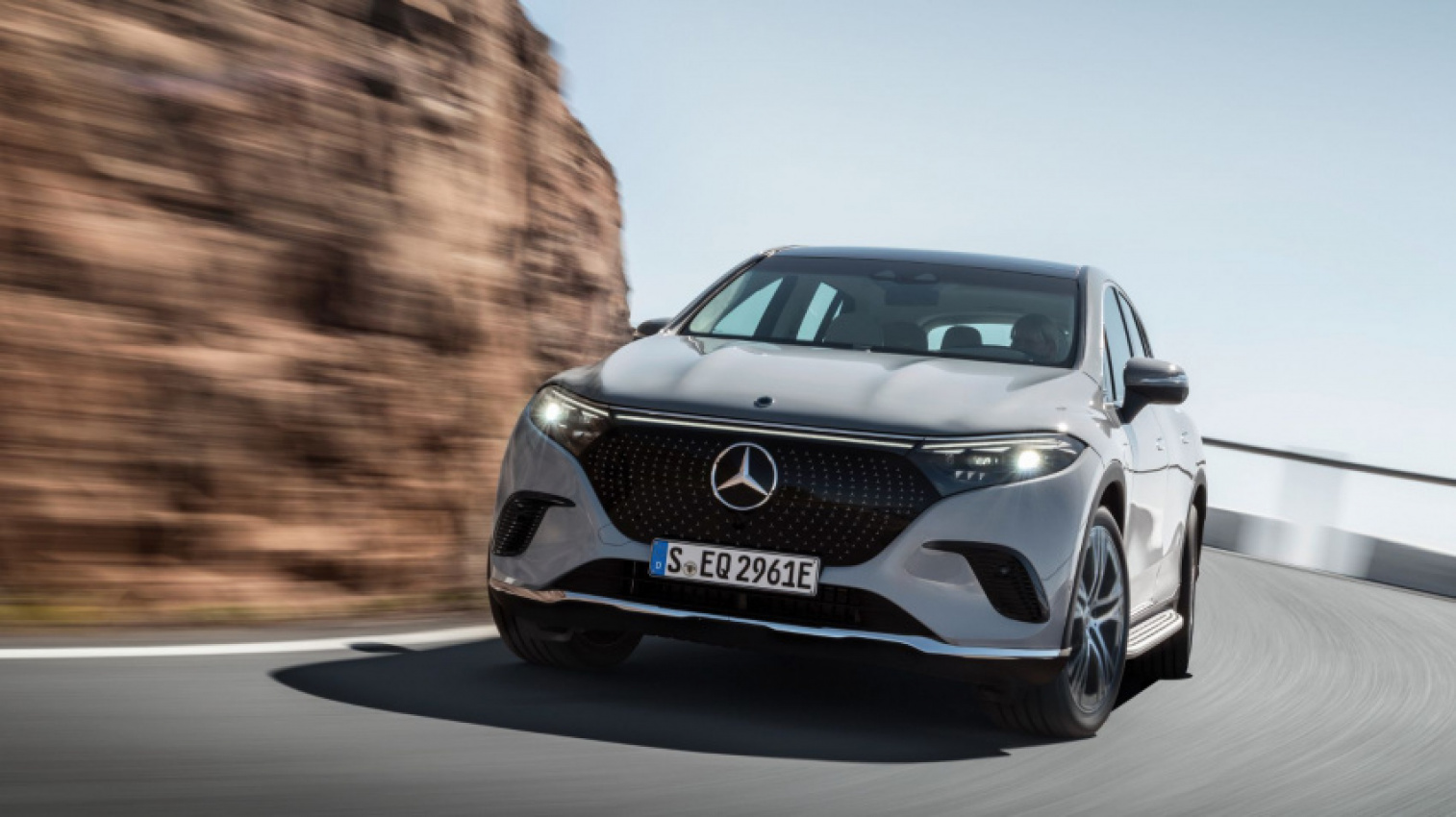 autos, cars, mercedes-benz, news, android, mercedes, android, mercedes-benz eqs breaks cover as stylish electric suv