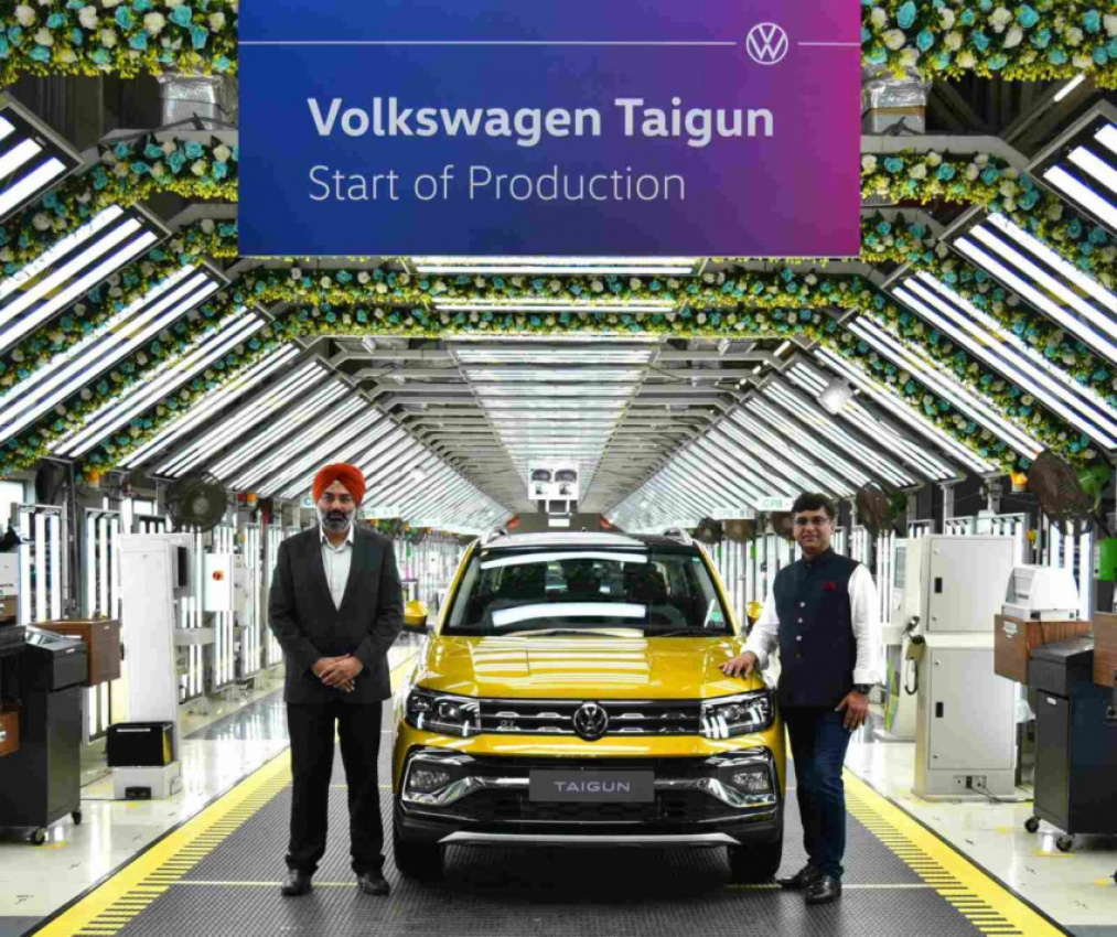 autos, cars, volkswagen, skoda and volkswagen commence third shift at chakan facility
