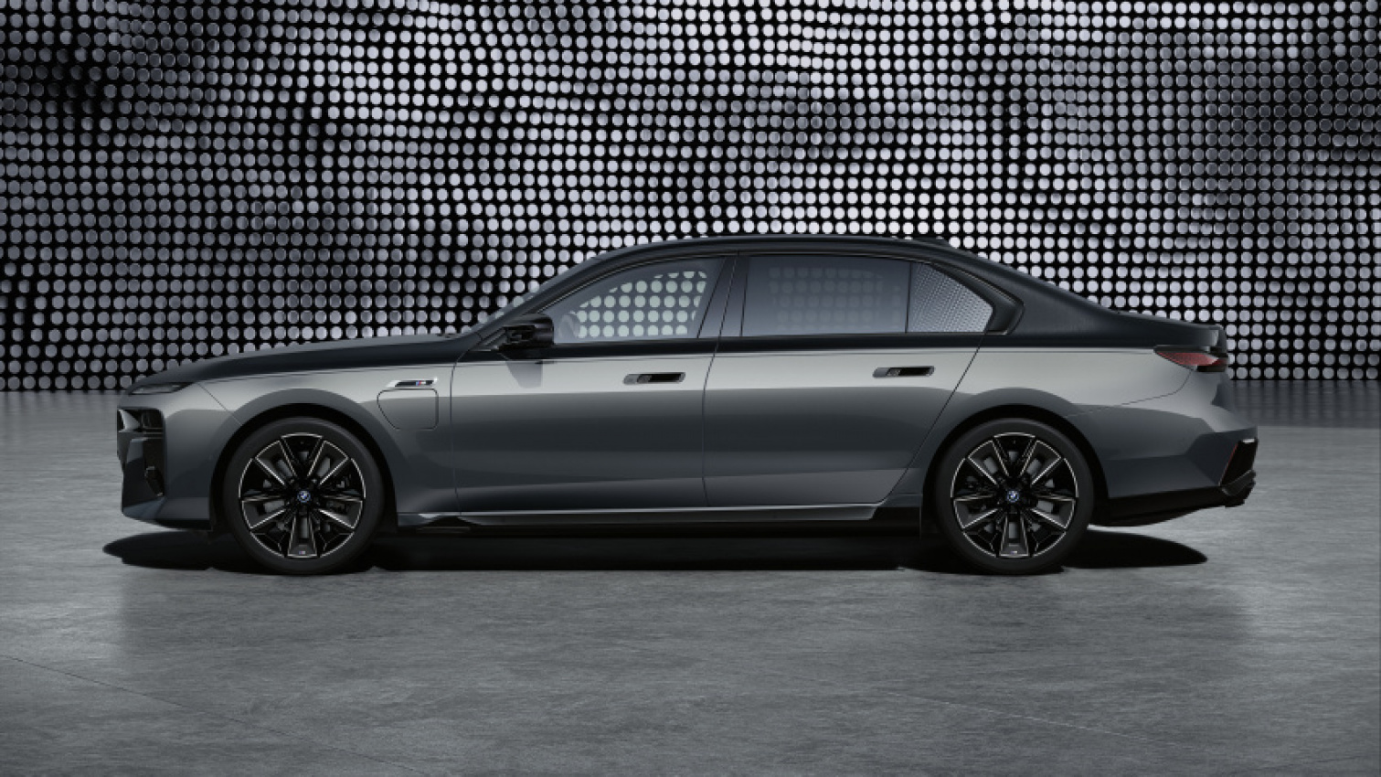 autos, bmw, cars, electric, amazon, the new mad-looking bmw i7 limo has a folding cinema inside