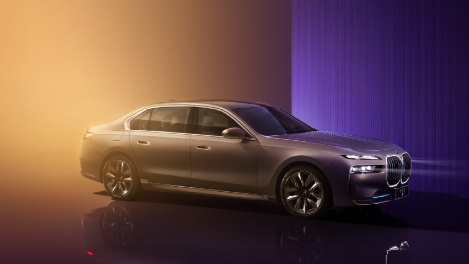 autos, bmw, cars, 7 series g70, bmw 7 series g70, bmw i7, bmw i7 xdrive60l with extra charing port and 740l debut in china
