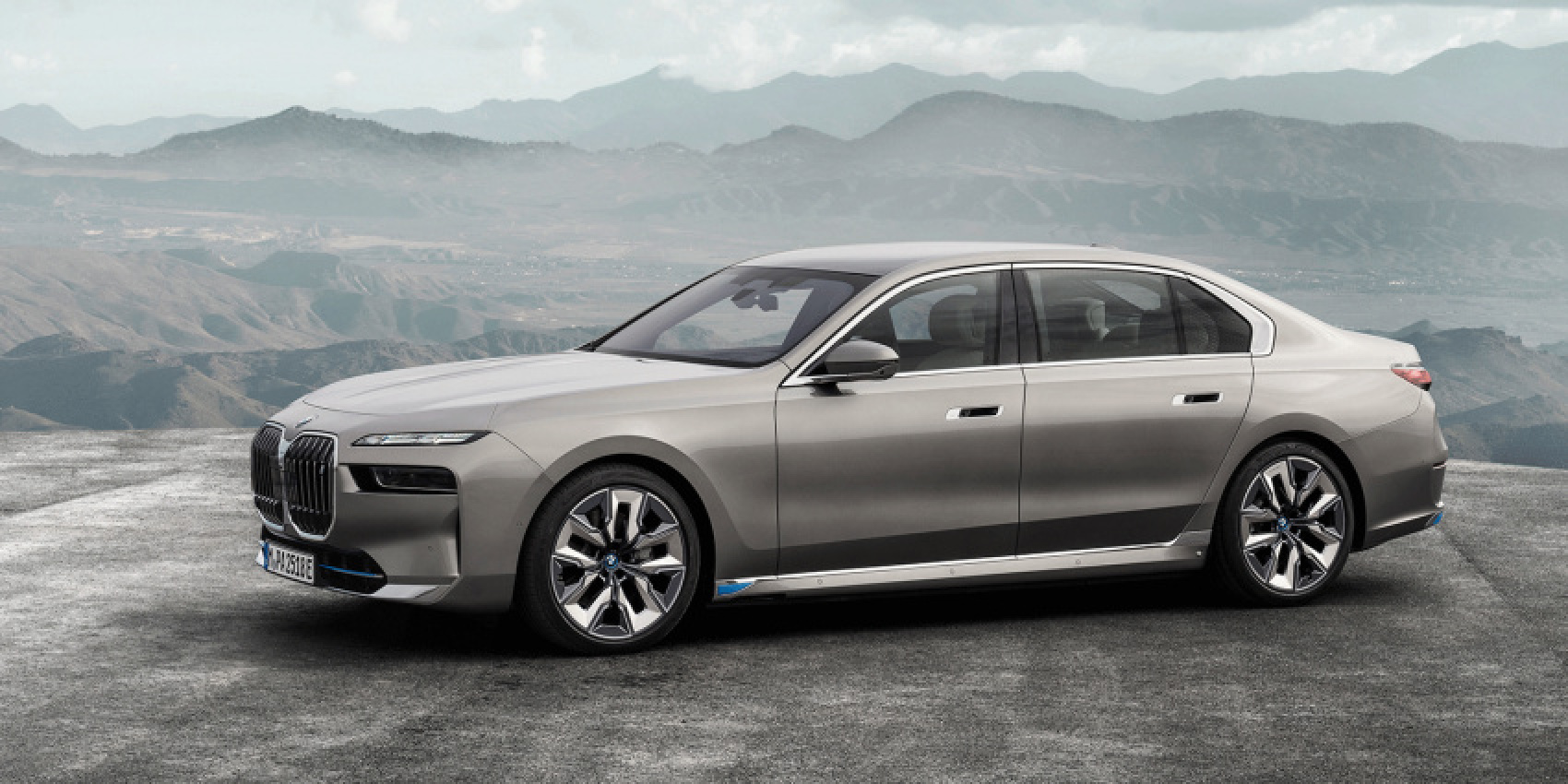automobile, autos, bmw, cars, electric vehicle, bmw presents the i7 – an electric luxury sedan with an eye towards china