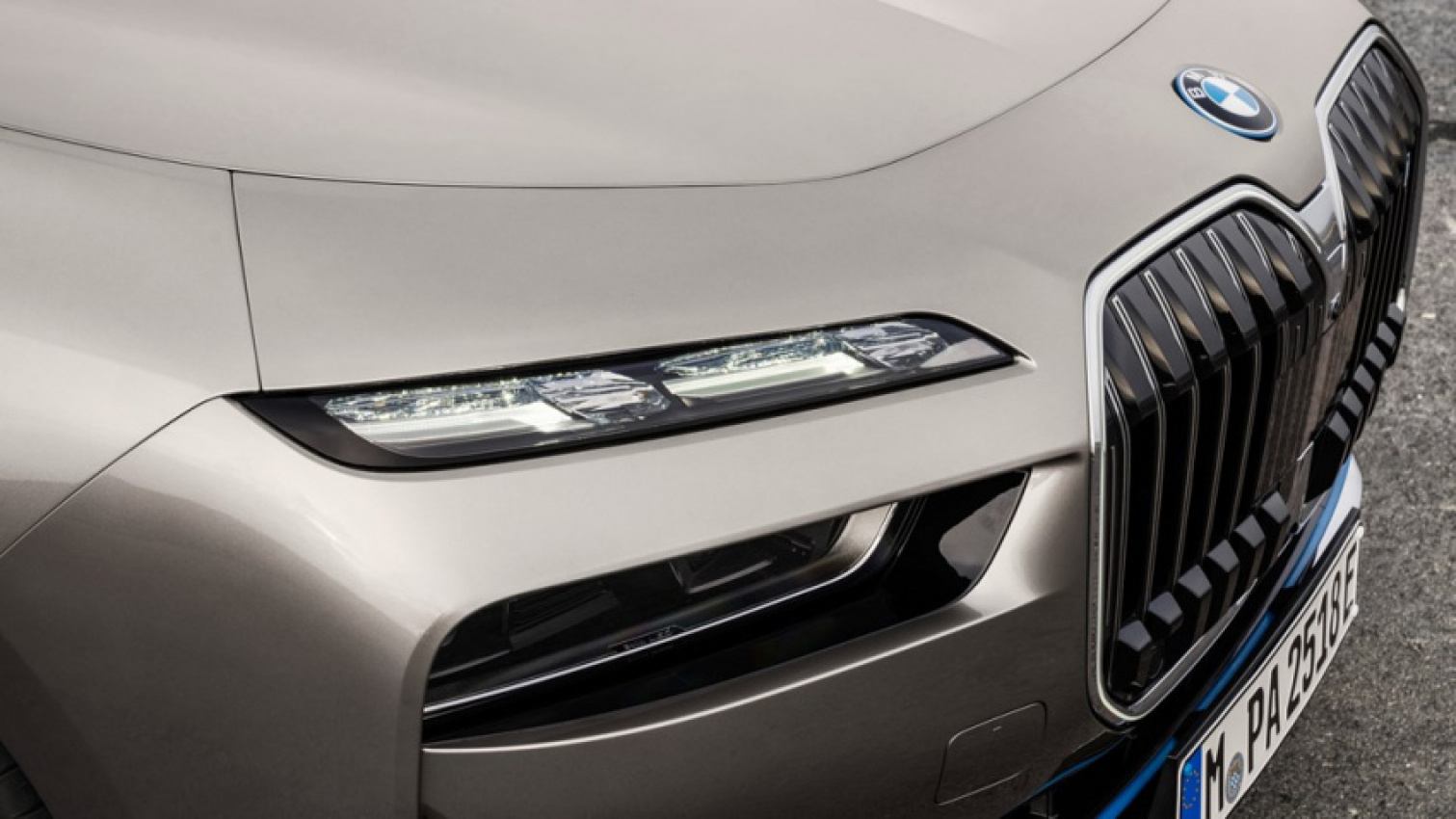 autos, bmw, cars, amazon, amazon, new bmw i7: electric flagship brings out the tech big guns