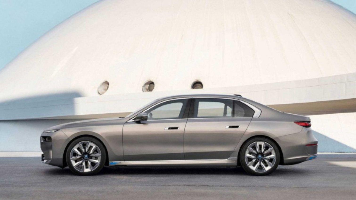 autos, bmw, cars, amazon, 2022 bmw 7 series and i7 debut with a bold face and tons of tech!
