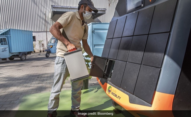 autos, cars, auto news, battery swapping policy, carandbike, electric vehicle battery swap, ev battery swap, ev battery swapping, news, niti aayog, vnex, niti aayog releases draft battery swapping policy