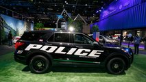 autos, cars, ford, ford explorer, c7 corvette z06 humiliates ford explorer police car at drag strip