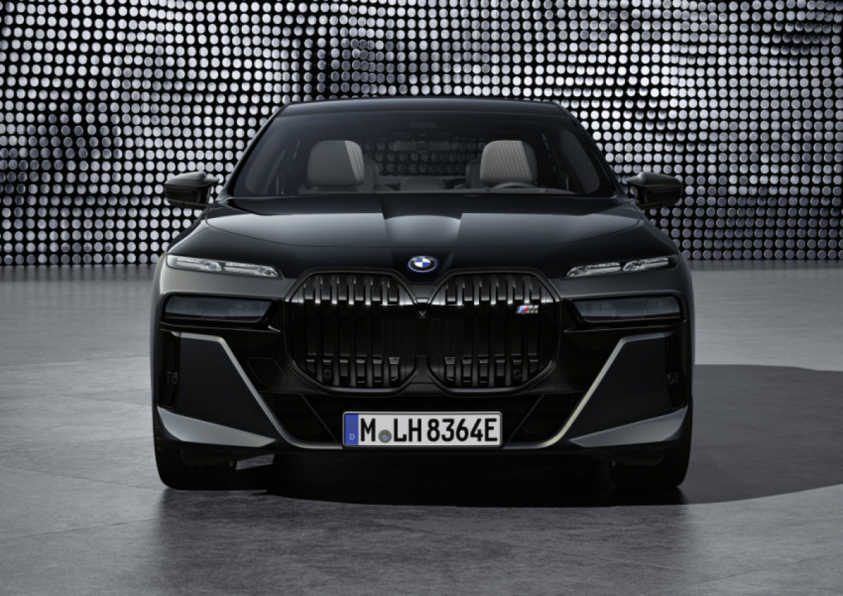 autos, bmw, cars, bmw 7-series news, bmw news, electric cars, luxury cars, performance, sedans, bmw 7-series to spawn more powerful m760e plug-in hybrid and i7 m70 electric versions