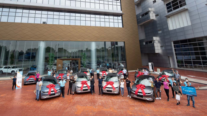 autos, cars, hyundai, news, hyundai ioniq, first 11 units of hyundai ioniq 5 delivered to malaysian customers – nearly 300 booked since launch!