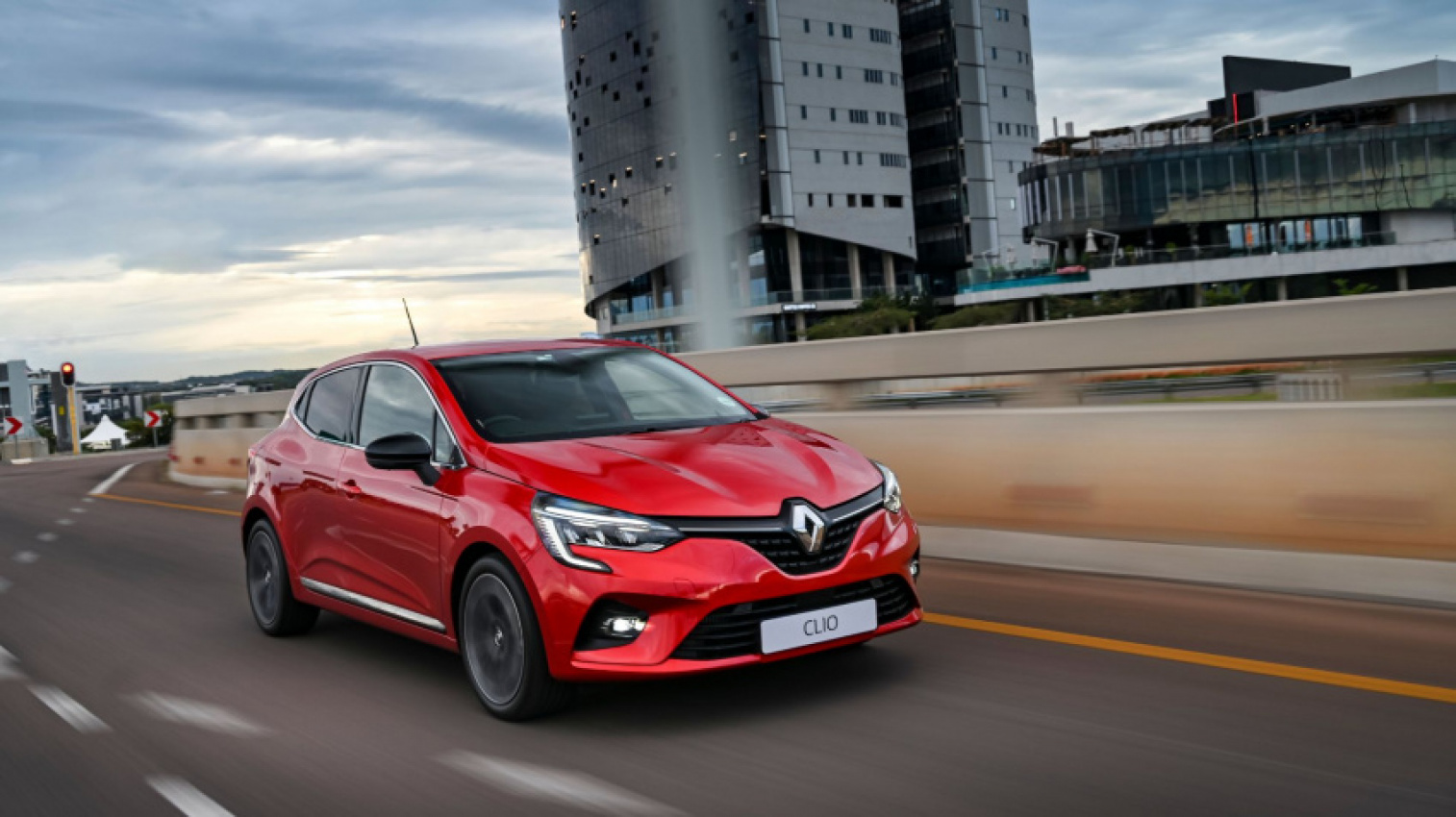 autos, cars, news, renault, android, android, vw polo 1.0tsi life vs renault clio 1.0 turbo intens