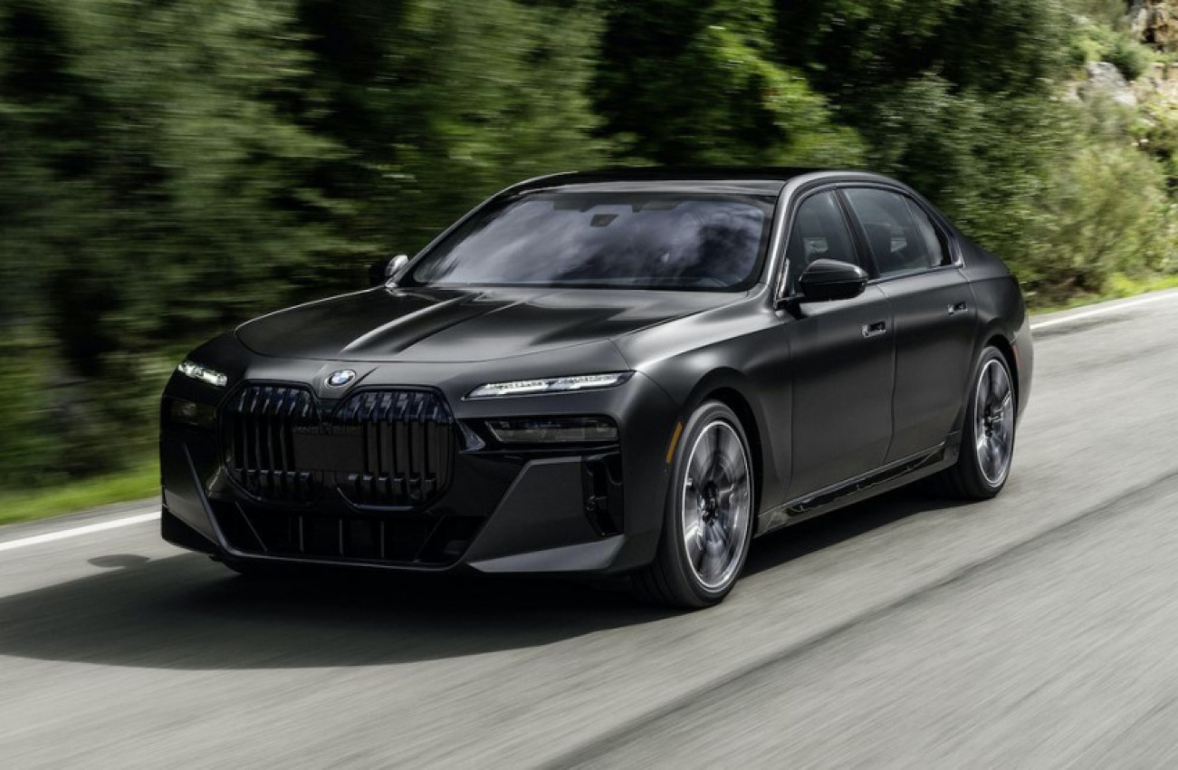 autos, bmw, cars, 7 series, amazon, auto news, clar, electric, ev, g70, i7, premiere, x7, amazon, bmw reveals all-new 2023 7 series - adds full electric i7, that x7 face