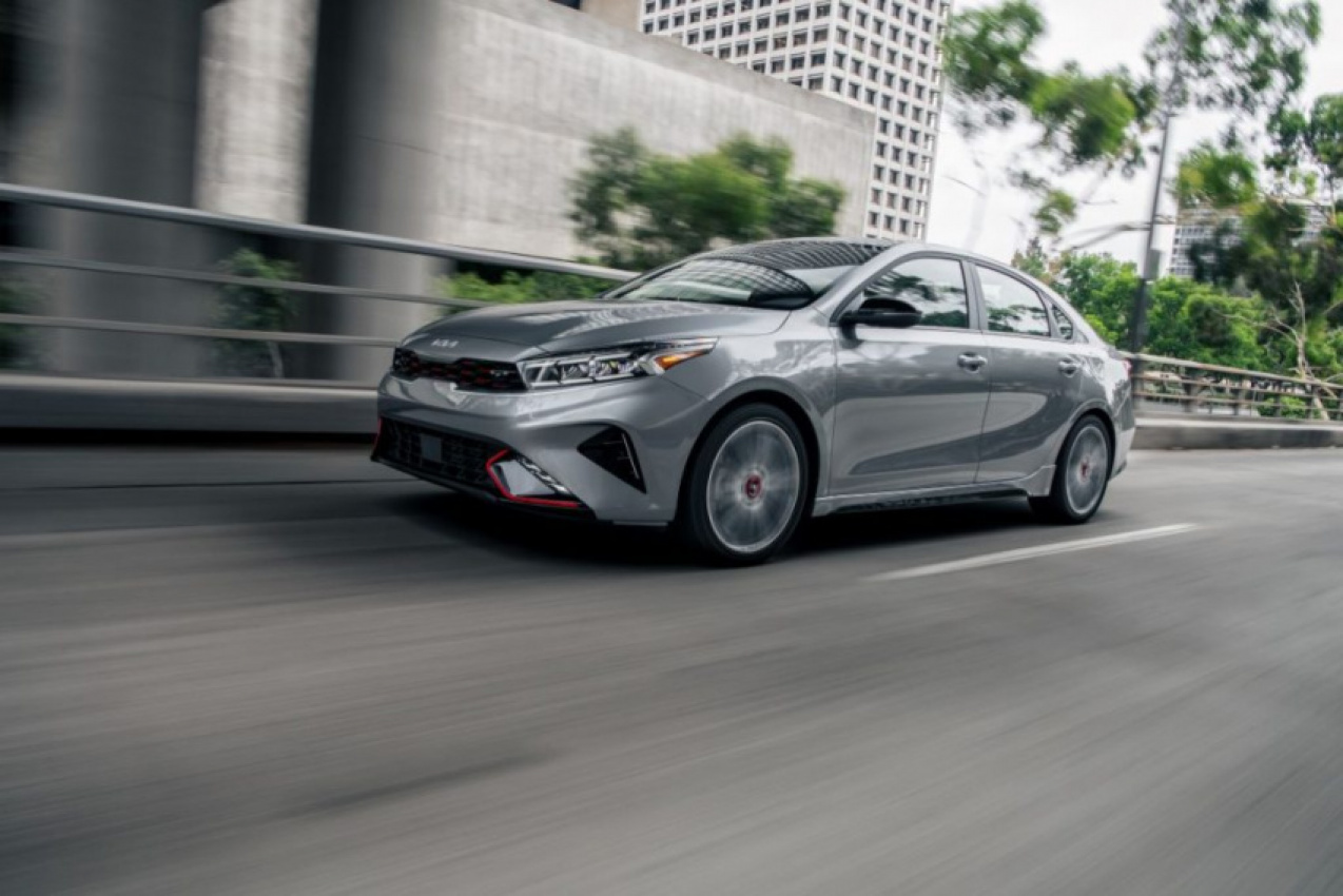 autos, cars, kia, android, civic, forte, kia forte, android, 3 reasons to buy the 2022 kia forte gt, not the 2022 civic si