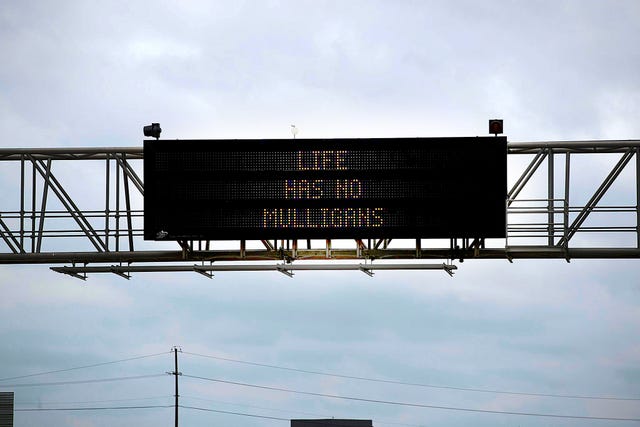 autos, cars, news, highway fatality warning signs are doing real harm