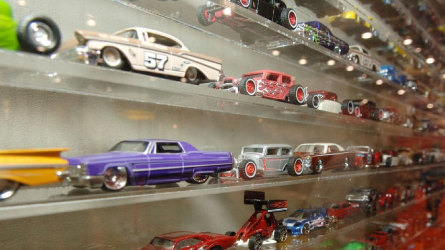 autos, cars, cars, hot wheels, weird car news, colorado man has a collection of over 30,000 hot wheels with many rare cars