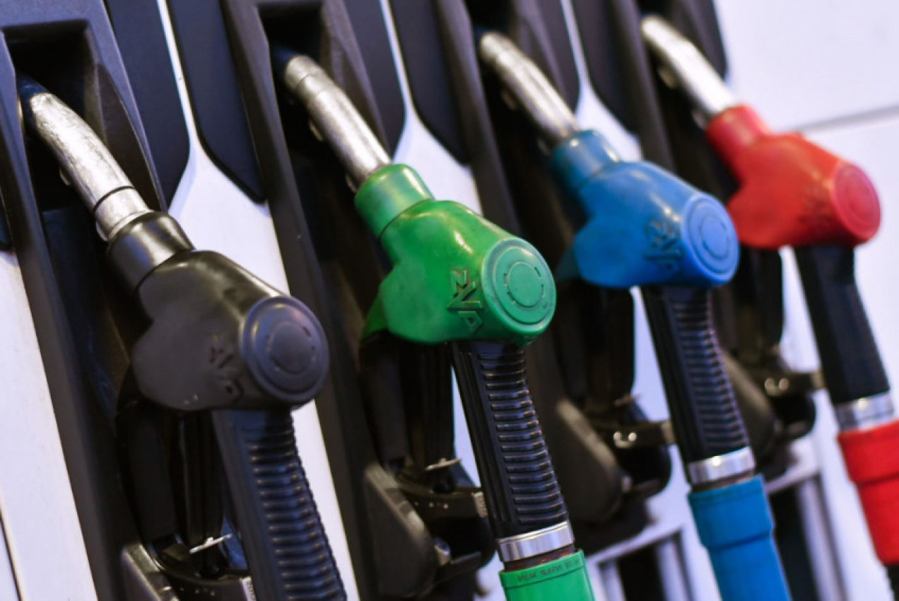 autos, cars, fuel economy, gas mileage, gasoline, does premium gas really improve your car’s gas mileage and save you money?