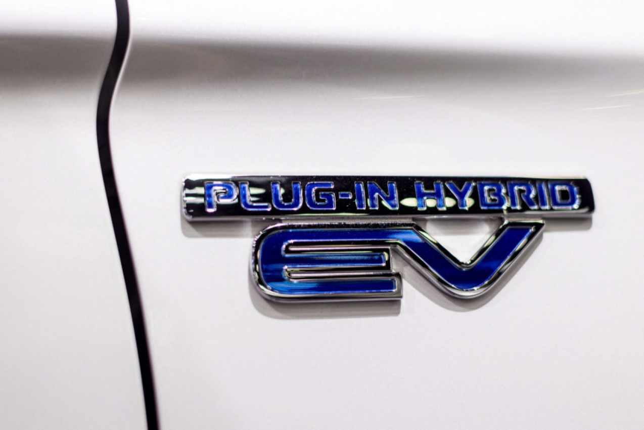 autos, cars, electric vehicle, hybrid, phev, 5 reasons to buy a plug-in hybrid (phev) instead of an electric vehicle (ev)