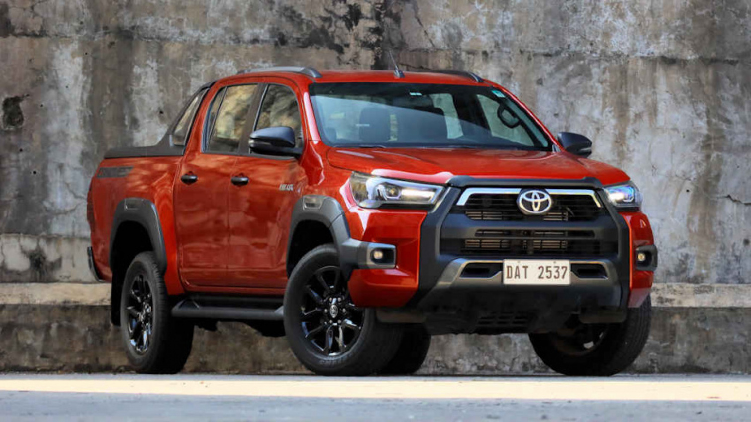 autos, cars, toyota, android, driver&39;s seat, pick-up, toyota hilux, android, review: 2022 toyota hilux conquest 4x4