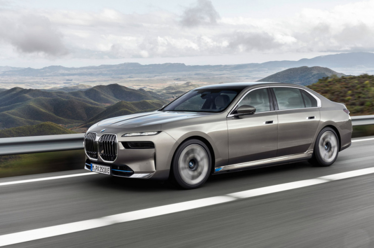 autos, bmw, cars, news, 7 series, 735i, 740i, amazon, bmw 7-series, electric, flagship, i7 xdrive60, limousine, m760i, new car launches, operating system 8, amazon, bmw debuts new 7 series and i7 flagship limousines