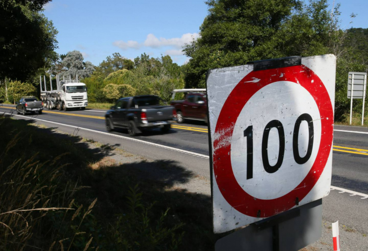 autos, cars, car, cars, driven, driven nz, motoring, national, new zealand, news, nz, road transport, safety, traffic, transport, should you move left for speeding vehicles? the fierce debate about sitting at 100km/h in highway right lane