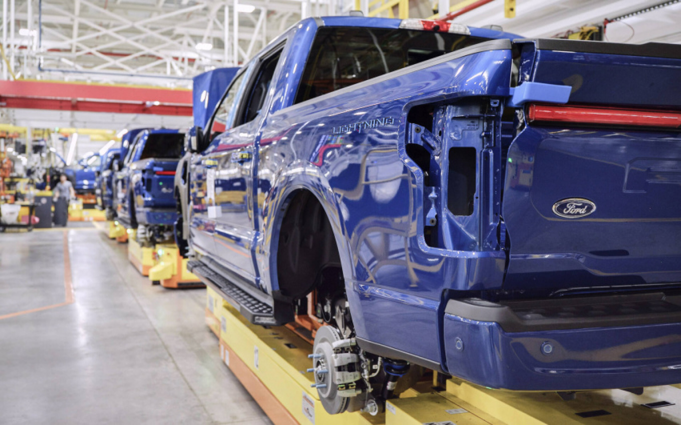autos, cars, ford, ford f-150, ford f-150 lightning series production now underway