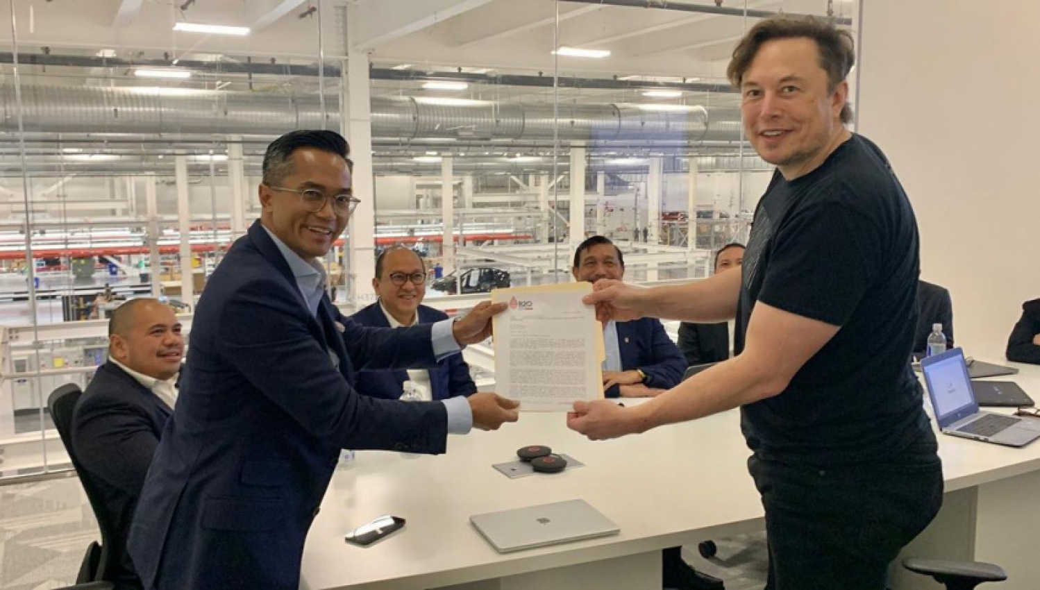 autos, cars, news, space, spacex, tesla, vnex, tesla’s elon musk meets with delegation from indonesia at giga texas to discuss potential nickel deal