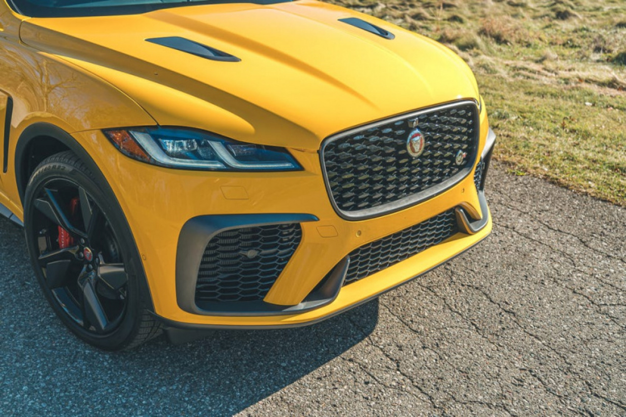 autos, cars, jaguar, reviews, jaguar f-pace, vnex, tested: 2021 jaguar f-pace svr is fast and doomed