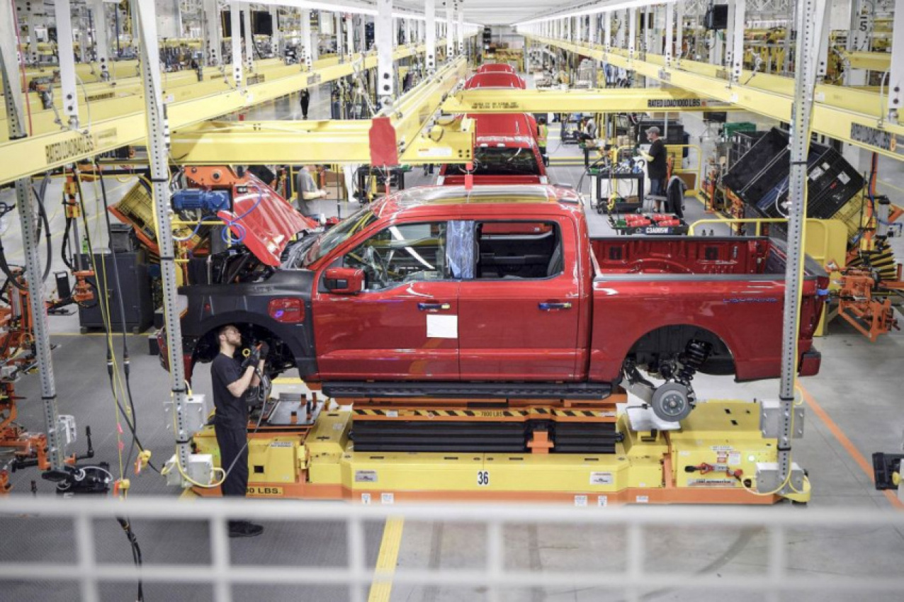autos, cars, ford, ford f-150, 2022 ford f-150 lightning enters production, already sold out