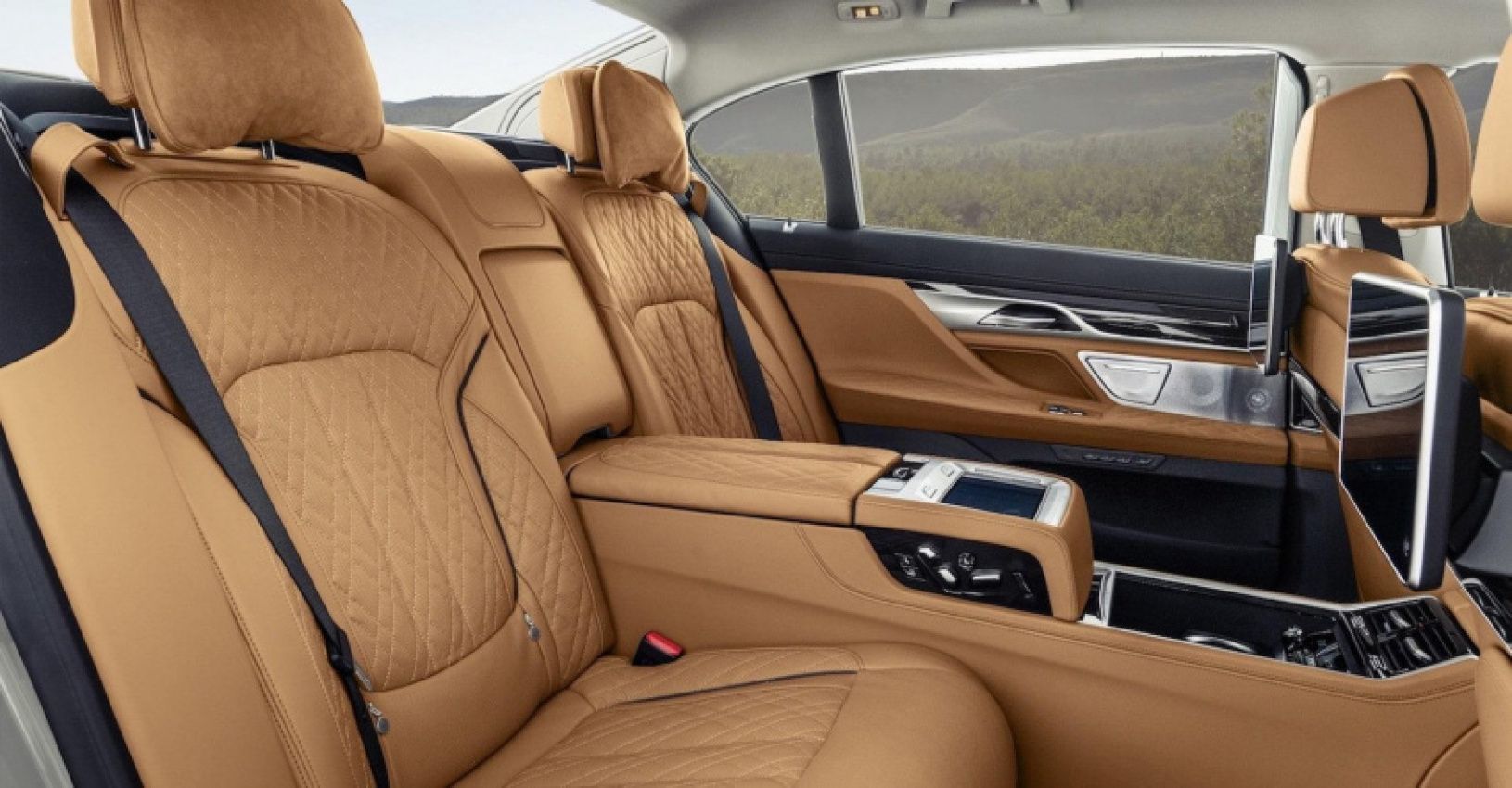 autos, cars, vnex, which cars have the best legroom?