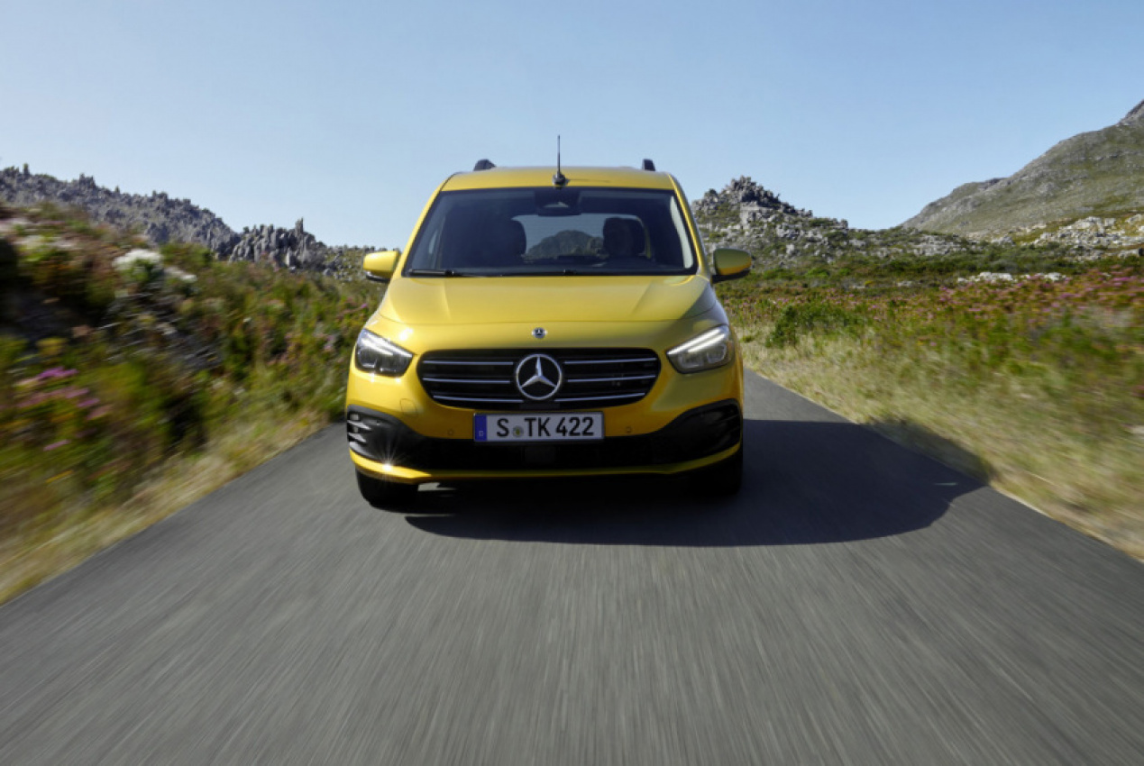 autos, cars, mercedes-benz, mini, android, luxury cars, mercedes, mercedes-benz news, mercedes-benz t-class, vans, videos, youtube, android, 2022 mercedes-benz t-class is the premium minivan for urban dwellers