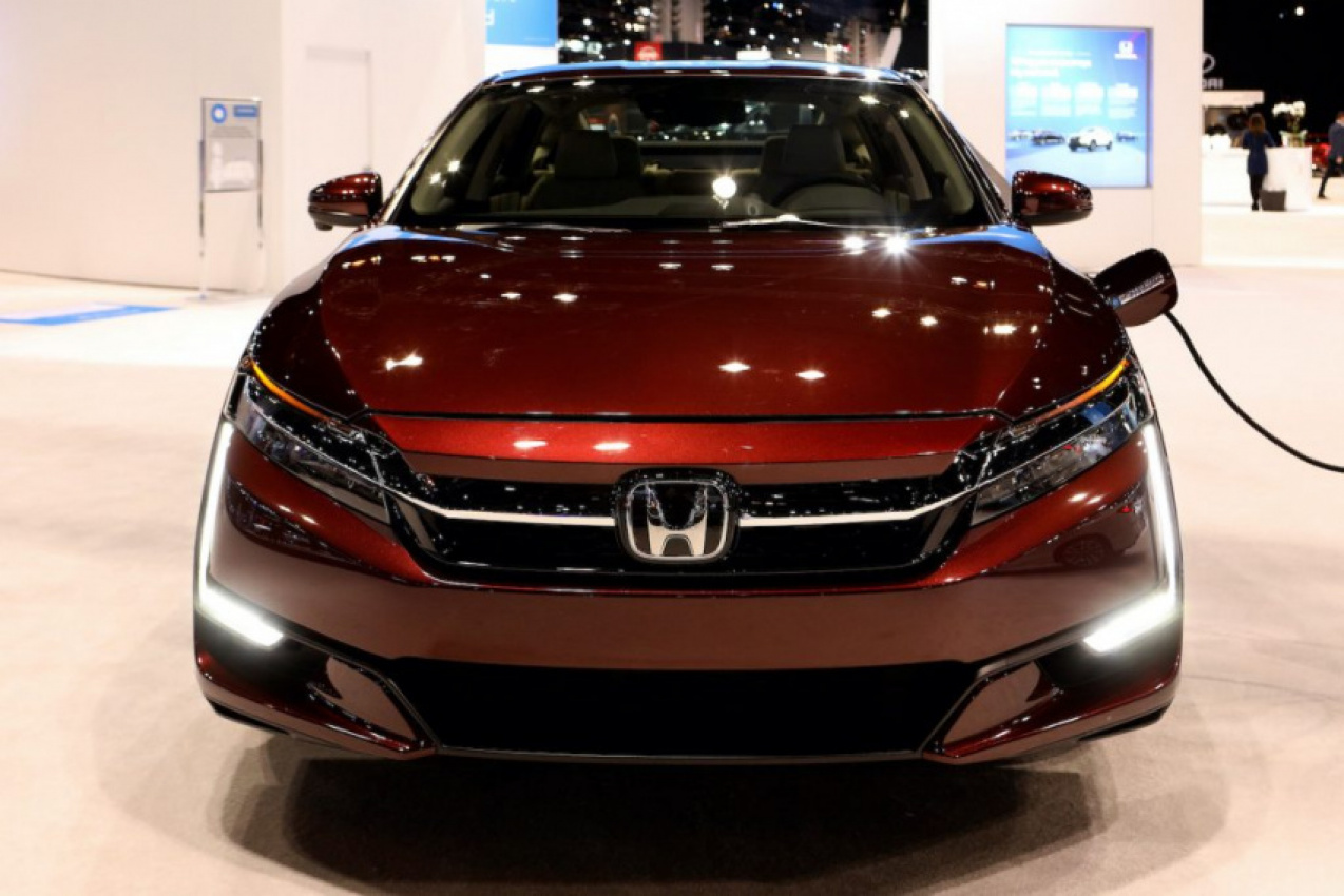 autos, cars, honda, android, clarity, honda clarity, hybrid, android, it’s a great time to buy a used honda clarity plug-in hybrid