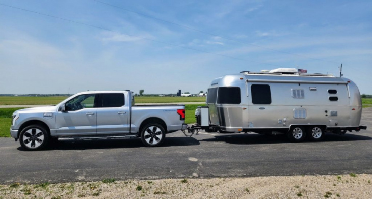 ford f-150 lightning owner shares real-world towing data and range effects