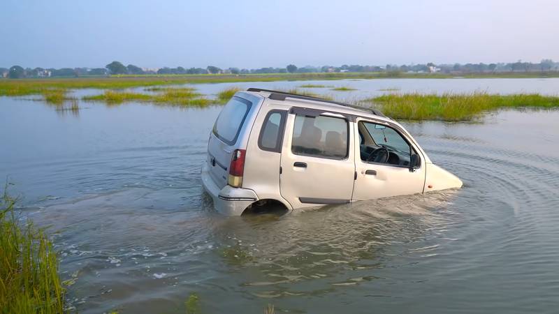 article, autos, cars, wagonr left under a lake for 3 months; this is what happened to it