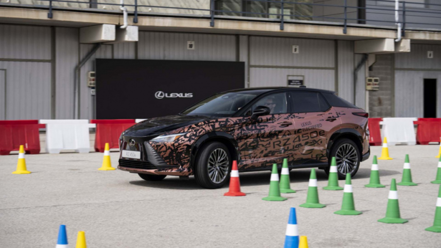 autos, cars, lexus, car tech, lexus news, lexus’ yoke and steer-by-wire system paves the way to the future