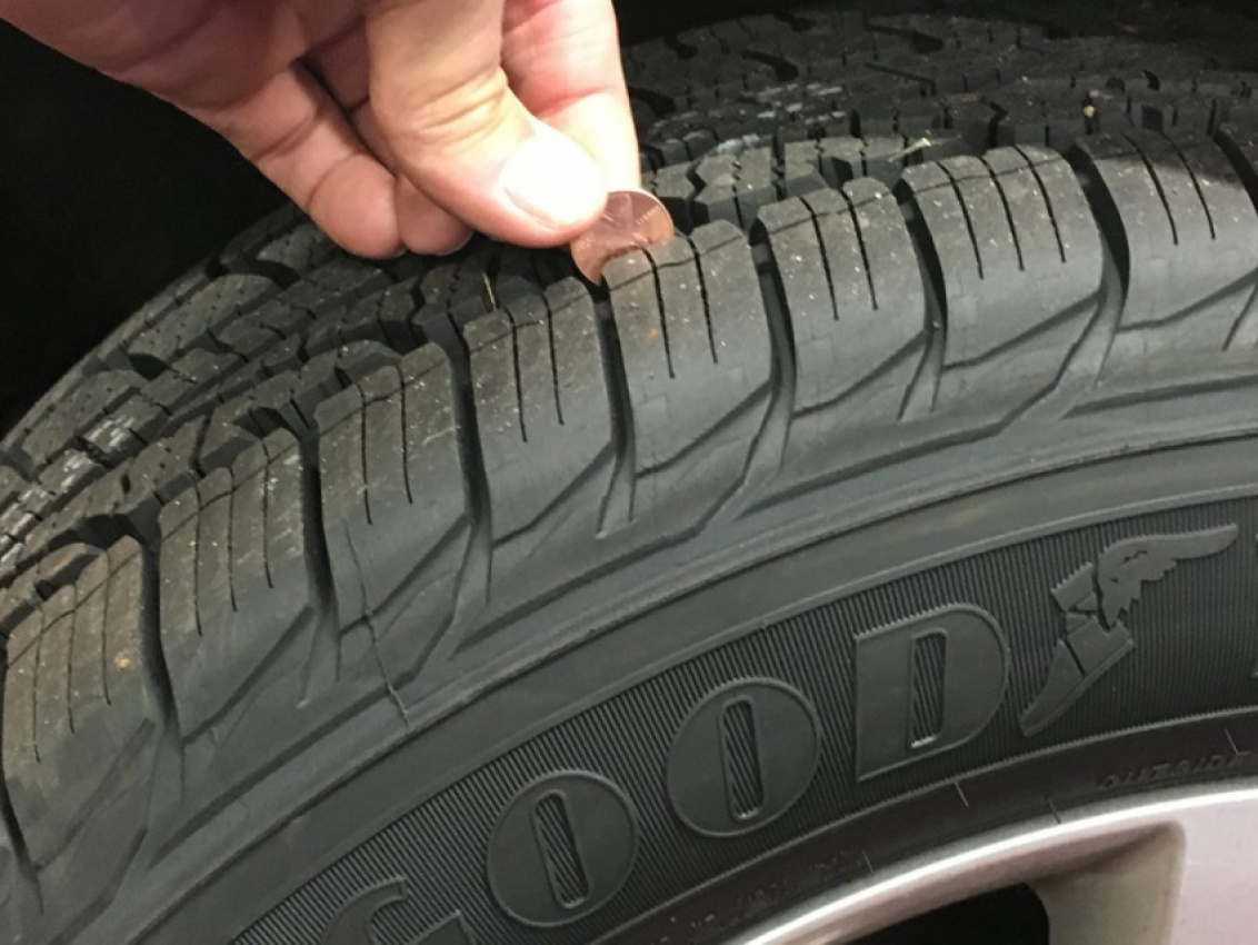 autos, cars, electric vehicle, maintenance, tires, ev maintenance is cheap but replacing tires can get pricey