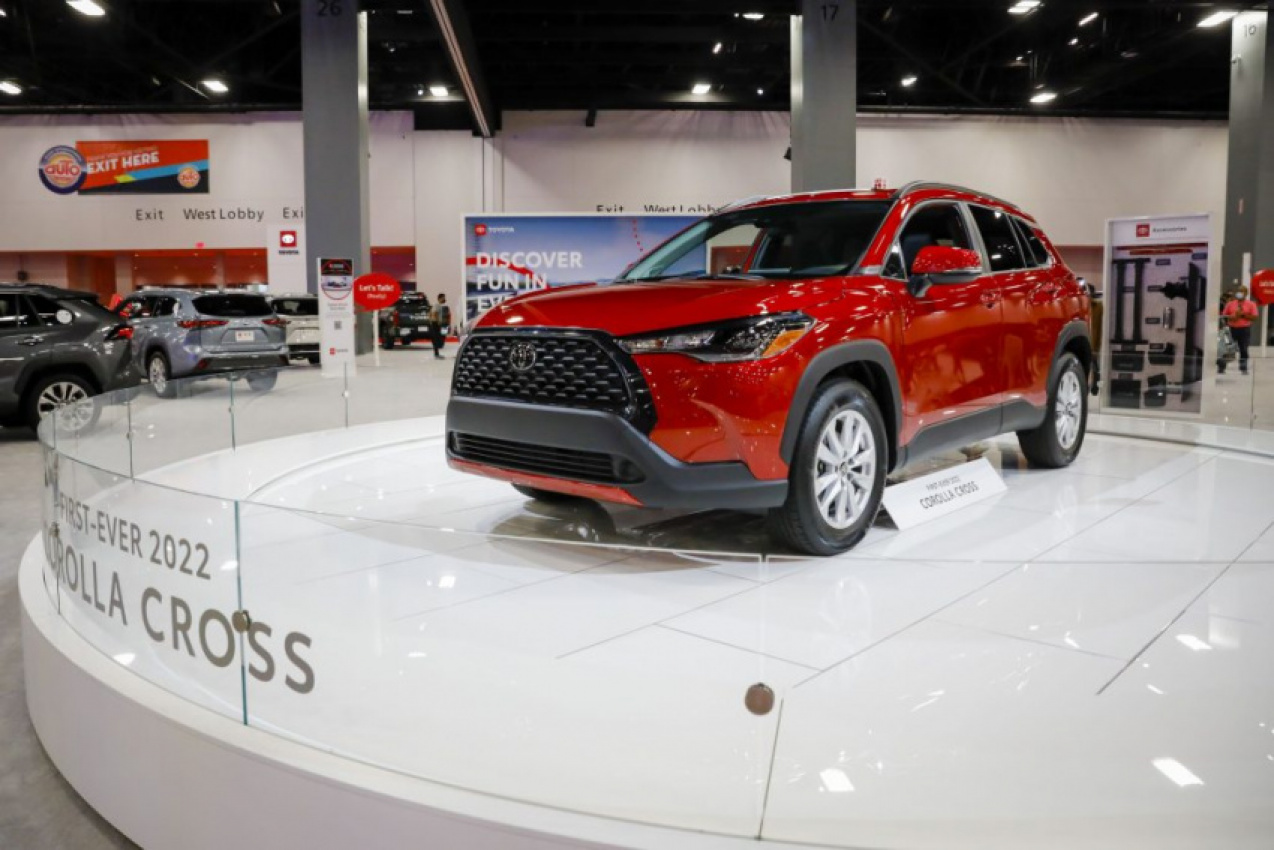 autos, cars, toyota, toyota corolla cross, consumer reports recommends the 2022 toyota corolla cross, but thinks it’s unexceptional