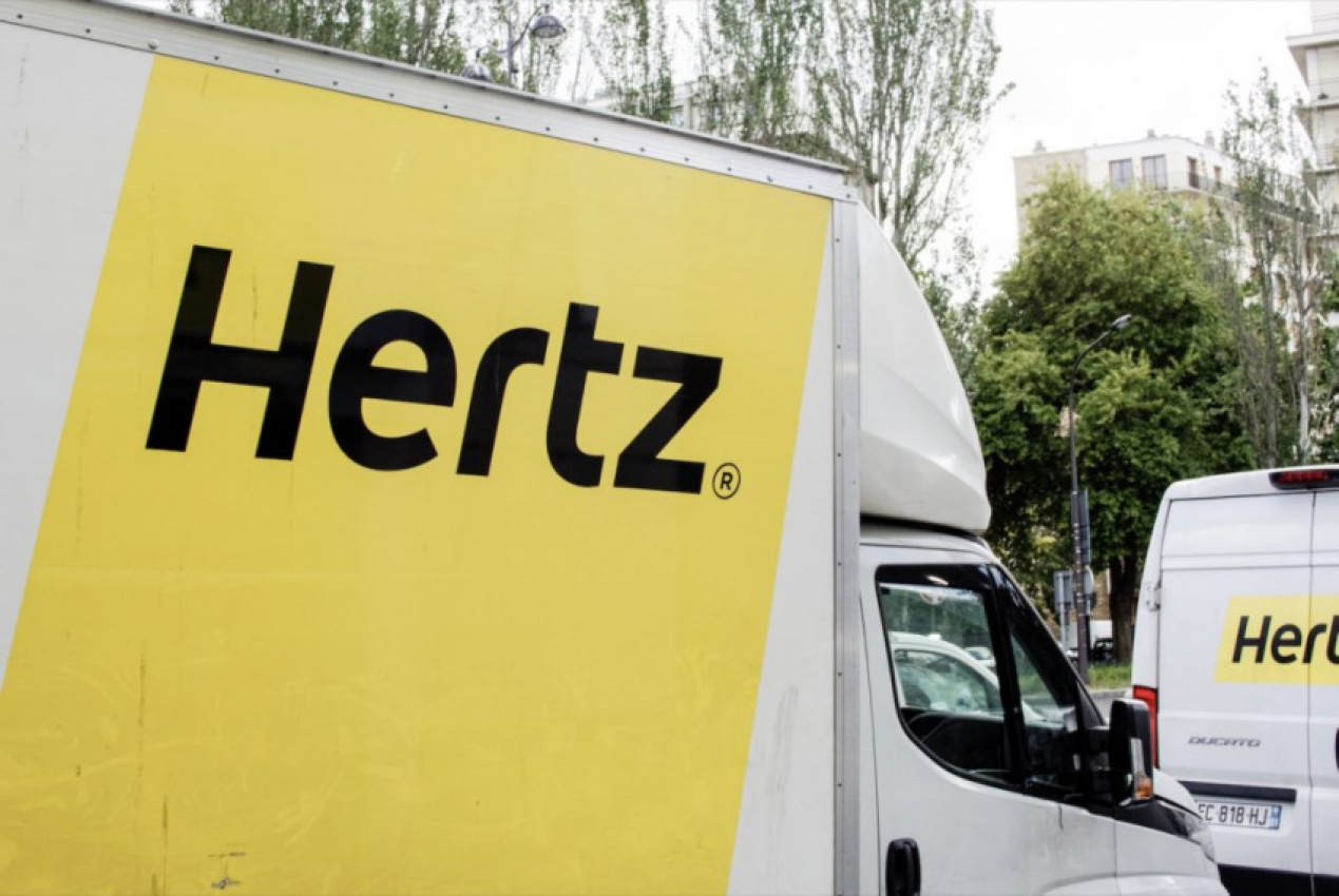 autos, cars, hertz, hertz waives young renter fee for college grads