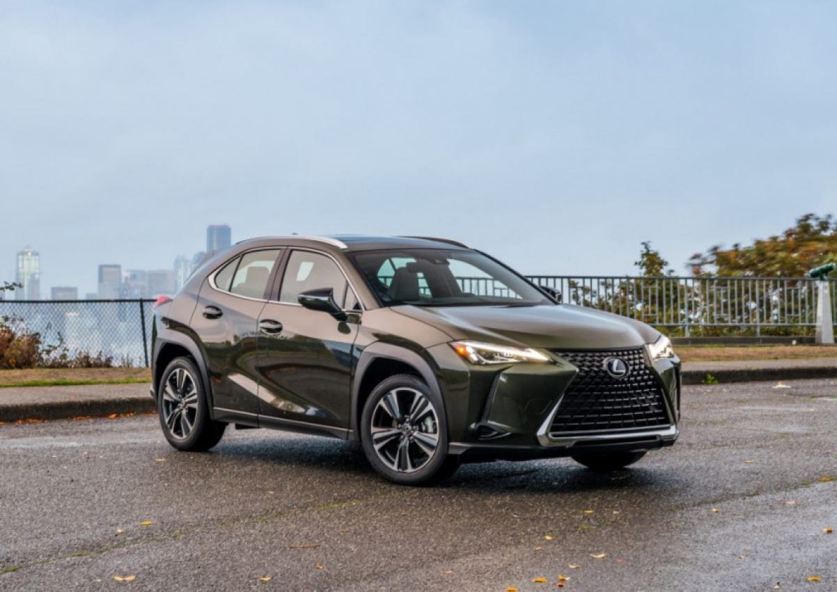 autos, cars, lexus, toyota, crossover, toyota c-hr, should you step up from the toyota c-hr to the 2022 lexus ux?