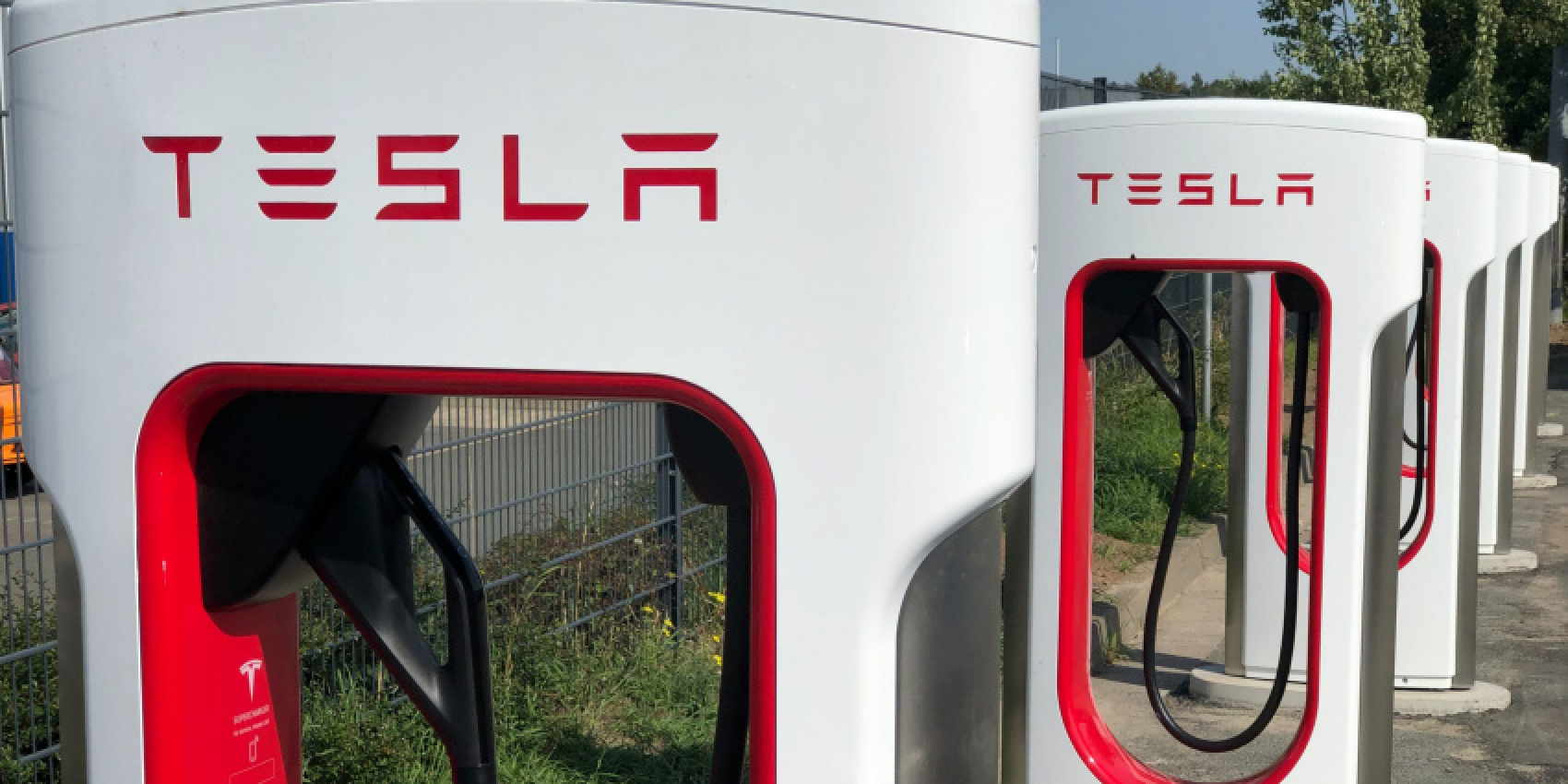 autos, cars, electric vehicle, energy & infrastructure, tesla, dc fast charging, europe, france, norway, superchargers, vnex, tesla opens more superchargers to others
