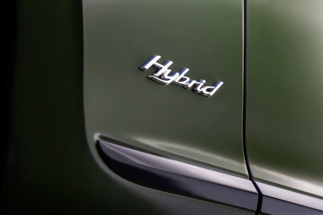 auto news, autos, bentley, cars, bentley flying spur, bentley flying spur hybrid, flying spur hybrid, hybrid, phev, plug-in hybrid, vnex, 2022 bentley flying spur has lower co2 than prius