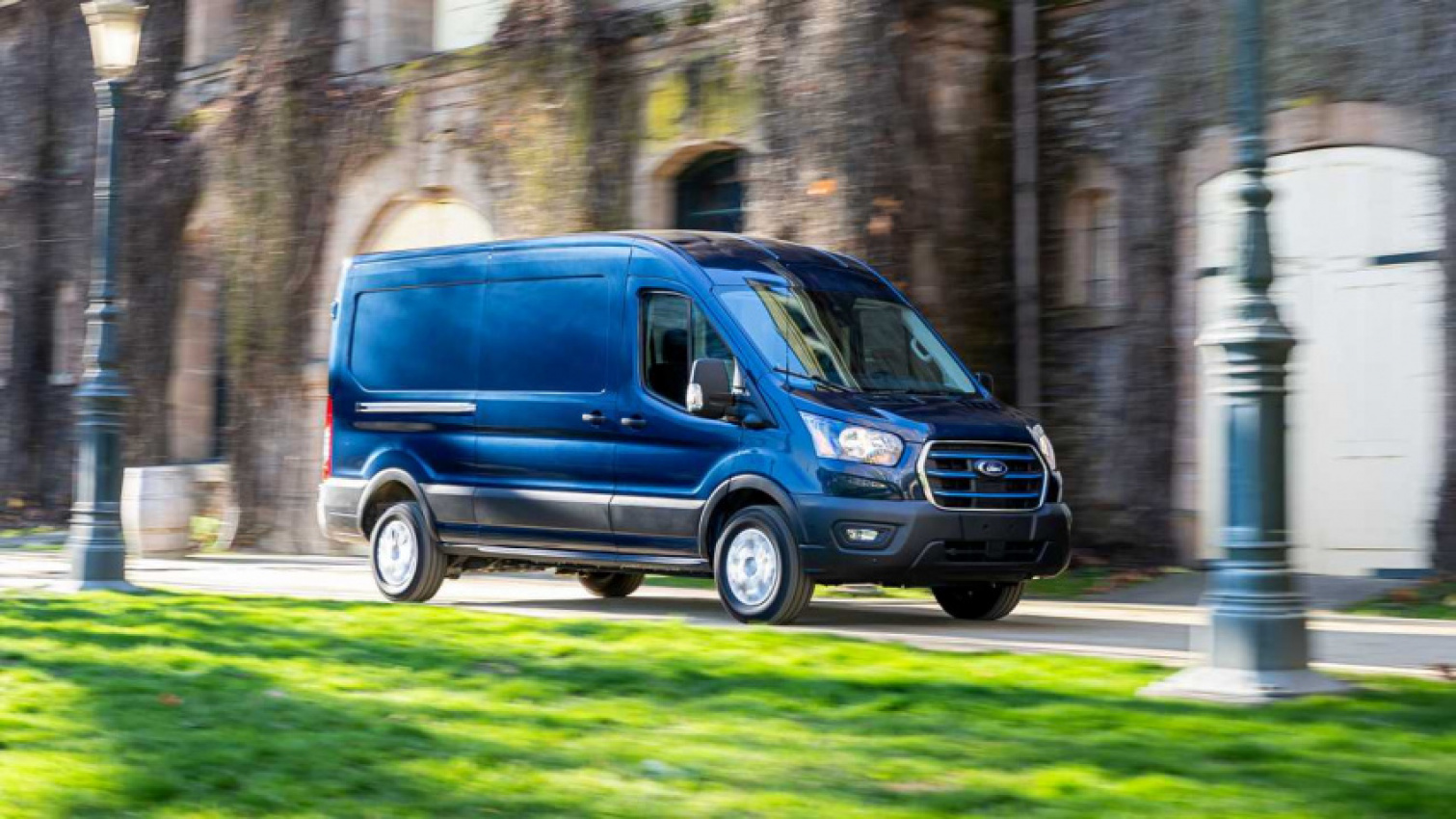 autos, cars, evs, ford, uk: dpd ordered 1,000 ford e-transit electric vans