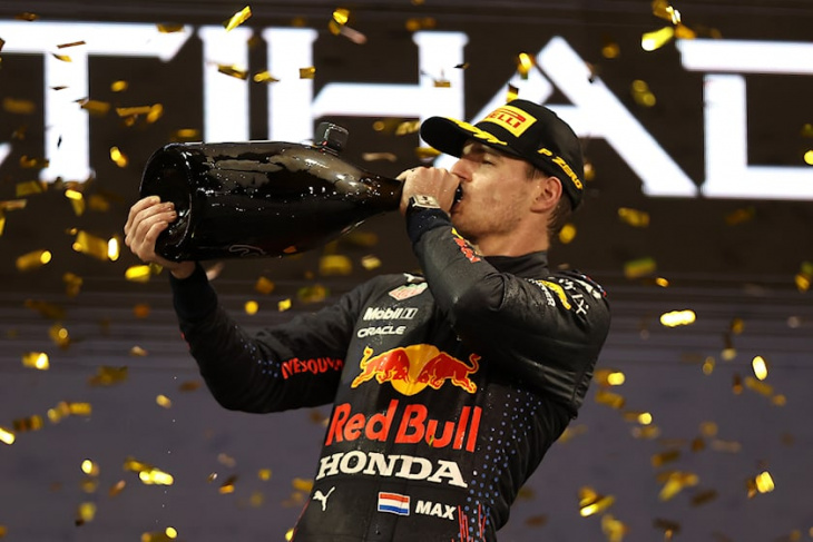 max verstappen claims first f1 championship with stunning last lap victory