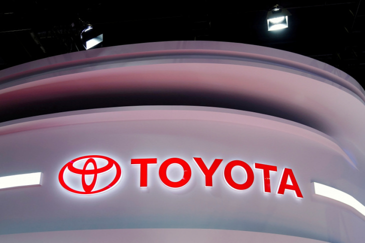 toyota says it will build record 800,000 vehicles in january